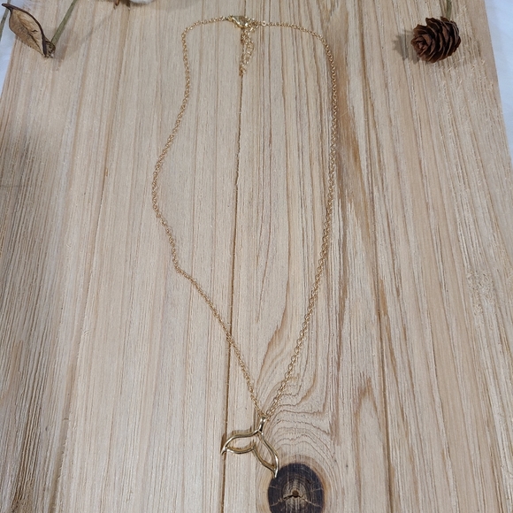 🐬🐬NEW🐬🐬VERY PRETTY!! Dolphin Tail Necklace in GOLD Plating 🐬🐬 - Picture 6 of 14